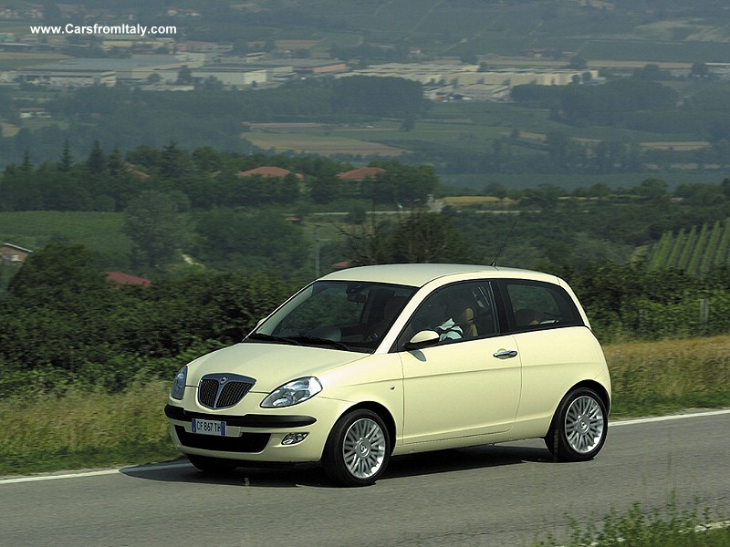 new Lancia Ypsilon - this may take a little while to download