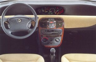Lancia Ypsilon dashboard
