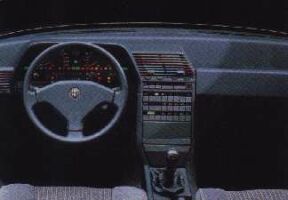 Alfa Romeo 164 cockpit