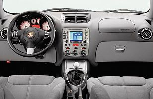 Alfa Romeo GT cockpit