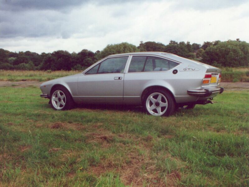 Alfa Romeo GTV - this make take a little while to download