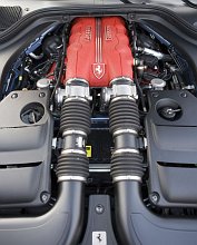 Ferrari California engine