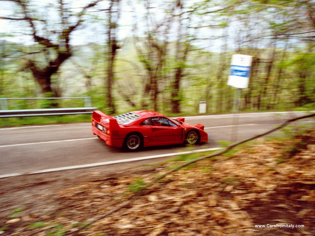 Ferrari F40 - this may take a little while to download