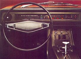 Fiat 130 2800 berlina cockpit