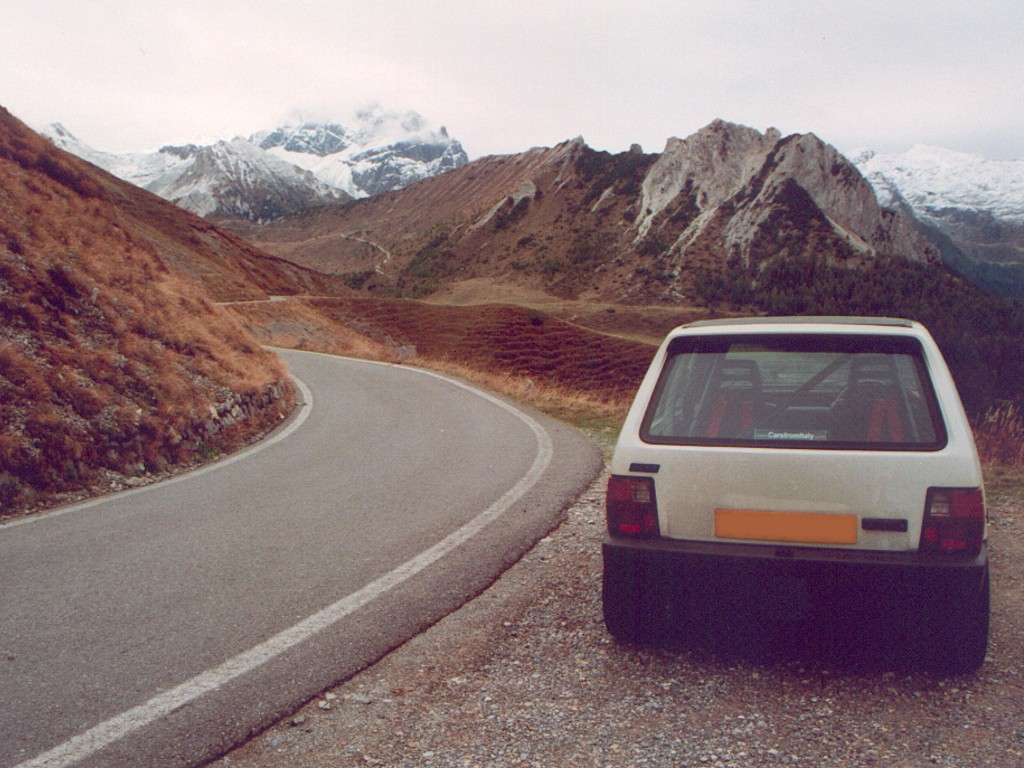 Fiat Uno - this may take a little while to download