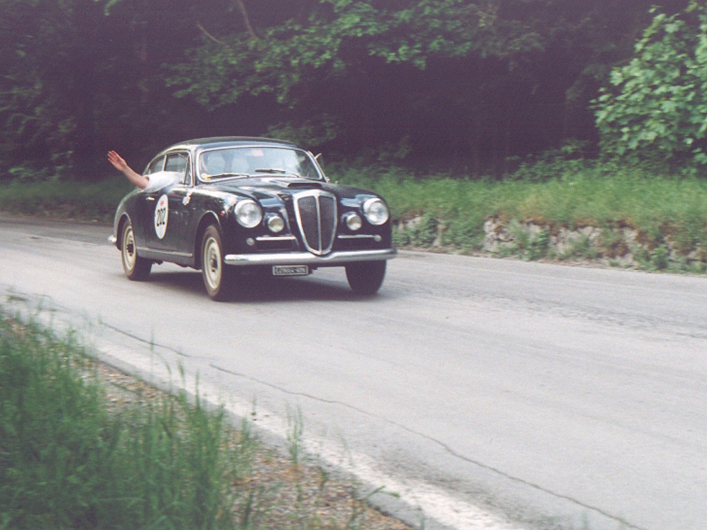 Lancia Aurelia B20 - this make take a little while to download