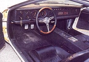 De Tomaso Mangusta cockpit