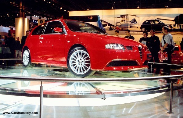 Alfa Romeo 147 GTA at the Paris Motorshow launch