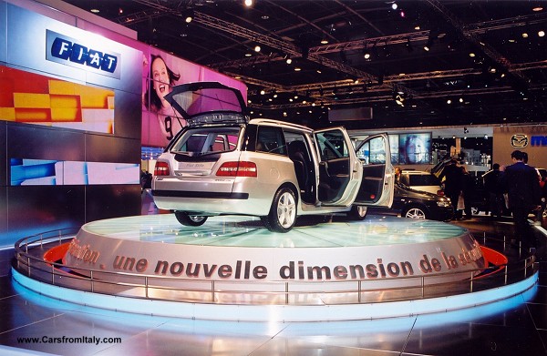 Fiat Stilo MP Wagon at the Paris Motorshow launch