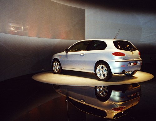 Alfa Romeo 147 launch