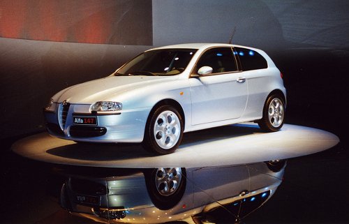 Alfa Romeo 147 launch