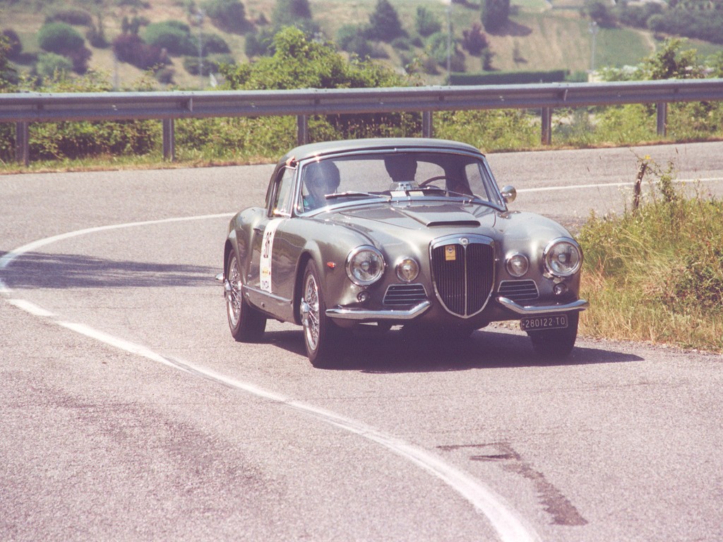 Lancia Aurelia - this make take a little while to download