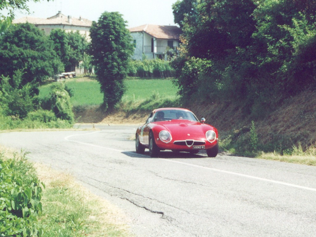 Alfa Romeo TZ1 - this make take a little while to download